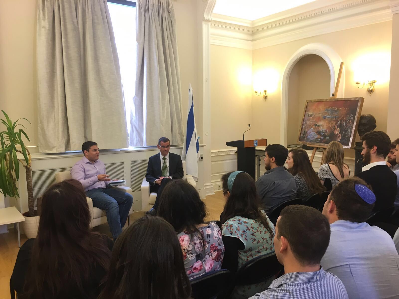 "Students from UK Israel & Jewish societies thanked with @UJS_UK by @AmbMarkRegev for an amazing year on #Campus"